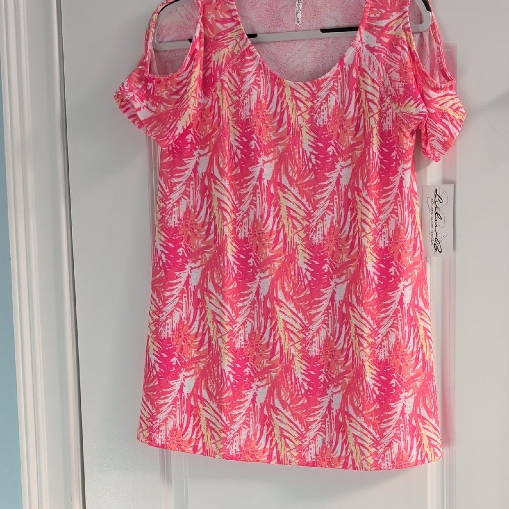 Lulu-B Vibrant Pink and White Leaf Print Blouse
